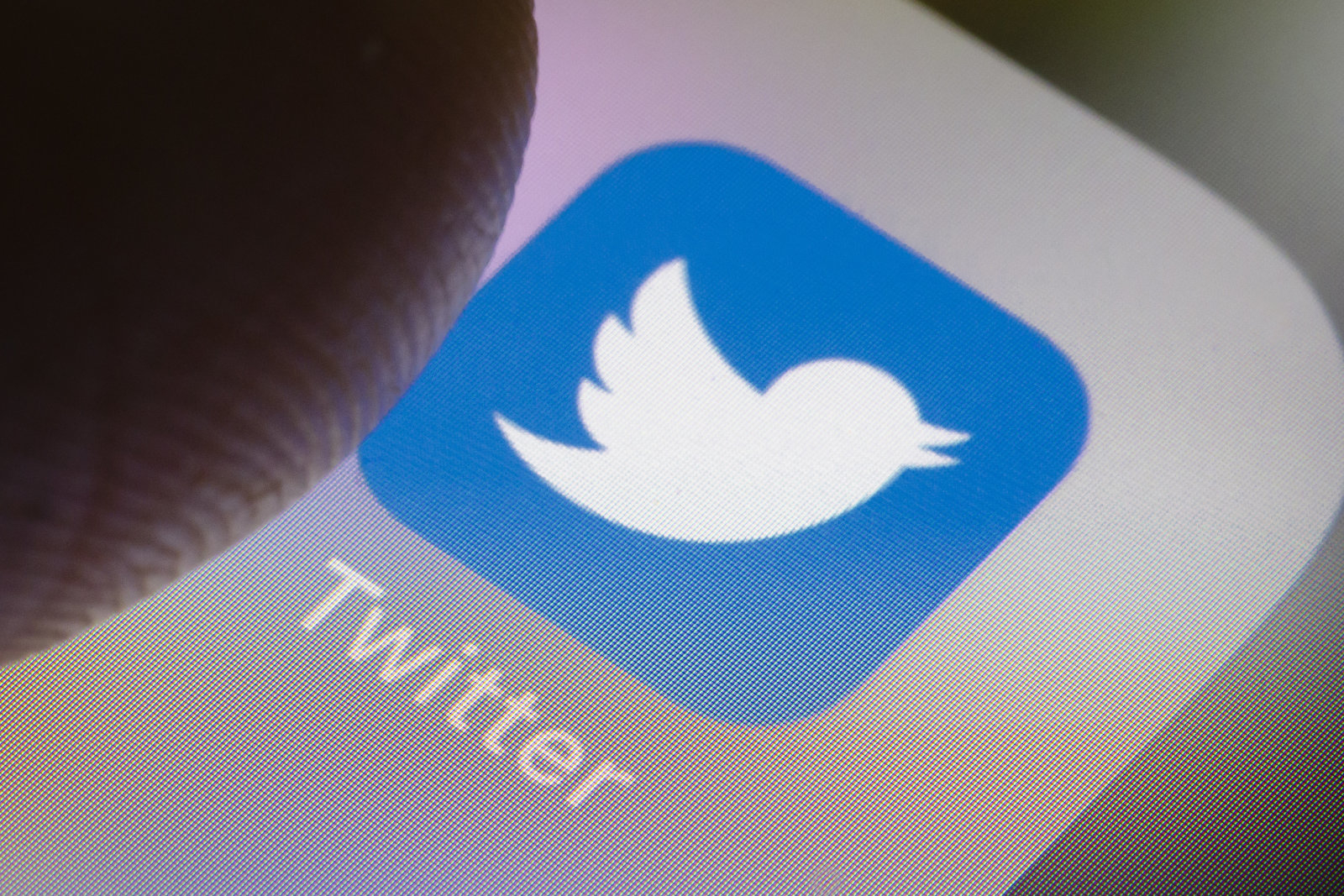 Twitter Bug: DM Sent to Wrong Account Affected Developers