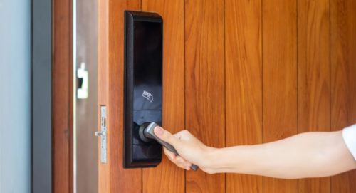 Smart Locks vs Traditional Locks